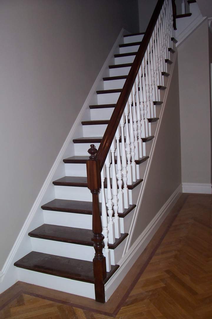 White baluster full staircase